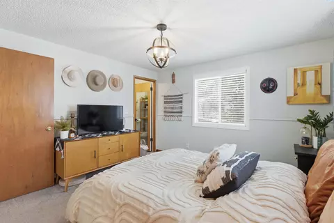 Bedroom - 1835 NW Turner Dr, Pullman, WA 99163 photo 3 of 5