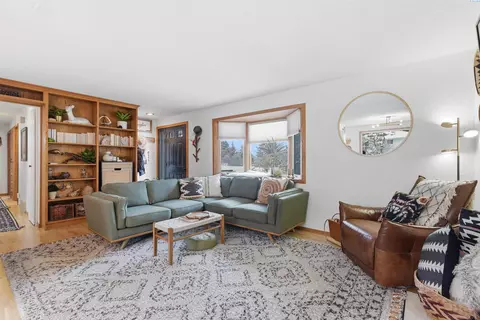 Living - 1835 NW Turner Dr, Pullman, WA 99163 photo 2 of 3