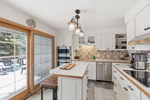 Kitchen - 1835 NW Turner Dr, Pullman, WA 99163 photo 3 of 3