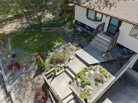 Exterior - 1835 NW Turner Dr, Pullman, WA 99163 photo 4 of 11