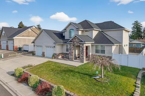 701 Broadway, Grandview, WA 98930