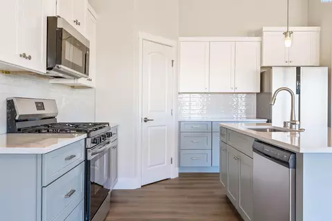 Kitchen - 6809 Brooks Ave, Pasco, WA 99301 photo 3 of 3