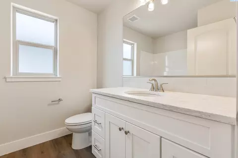 Bath - 6809 Brooks Ave, Pasco, WA 99301 photo 2 of 2