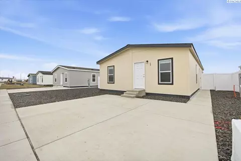 2681 Edison Ave #29, Sunnyside, WA 98944