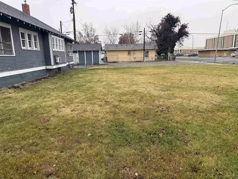 Exterior - 705 W Park St, Pasco, WA 99301 photo 3 of 4