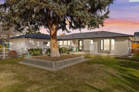 1620 Goethals Dr, Richland, WA 99352