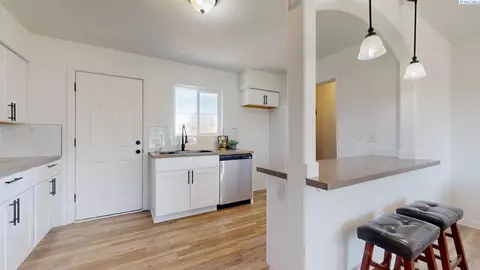 1403 N 16th Ave, Pasco, WA 99301 photo 6