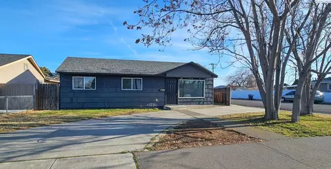1403 N 16th Ave, Pasco, WA 99301 photo 1