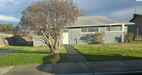 718 S Almira, Connell, WA 99326
