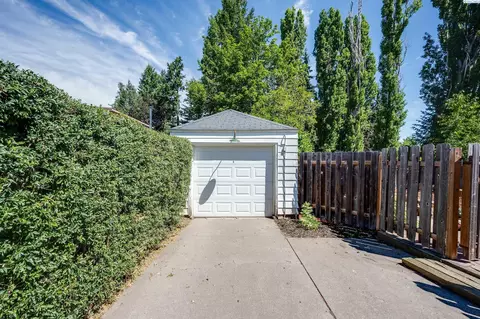 Exterior - 410 SE Dexter St, Pullman, WA 99163 photo 5 of 15