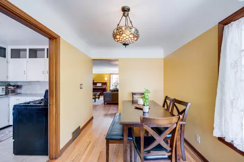 Dining - 410 SE Dexter St, Pullman, WA 99163 photo 1 of 3