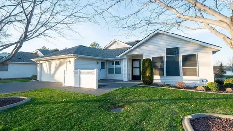 3400 S Huntington Loop, Kennewick, WA 99337