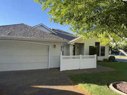 3400 S Huntington Loop, Kennewick, WA 99337