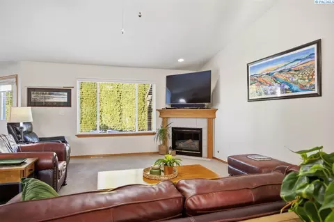 8415 Lancaster Dr, Pasco, WA 99301 photo 13