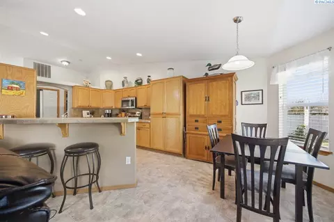 8415 Lancaster Dr, Pasco, WA 99301 photo 17