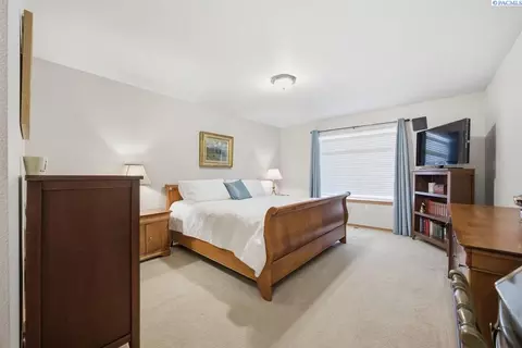 8415 Lancaster Dr, Pasco, WA 99301 photo 8
