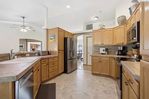 8415 Lancaster Dr, Pasco, WA 99301 photo 19
