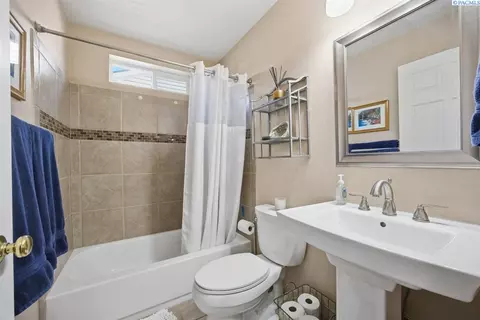 8415 Lancaster Dr, Pasco, WA 99301 photo 24