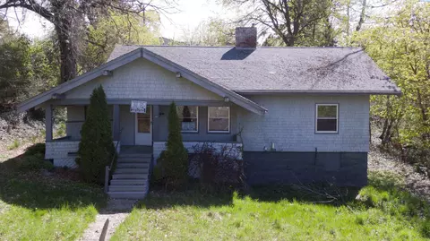960 NE Maple St, Pullman, WA 99163