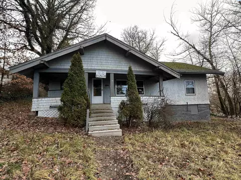 960 NE Maple St, Pullman, WA 99163