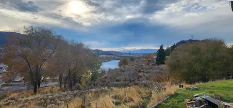 207 E St, Grand Coulee, WA 99133