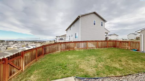 Exterior - 1420 SW Panorama, Pullman, WA 99163 photo 3 of 5