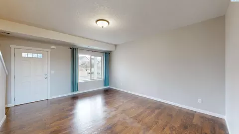 Living - 1420 SW Panorama, Pullman, WA 99163 photo 1 of 5