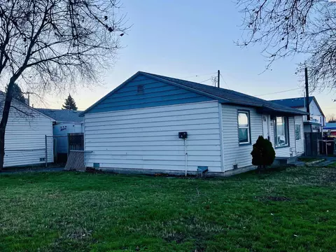 Exterior - 621 N 20th Ave, Pasco, WA 99301 photo 2 of 6