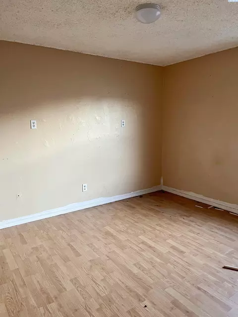 Bedroom - 621 N 20th Ave, Pasco, WA 99301 photo 2 of 2