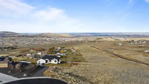 32705 S Cantera St, Kennewick, WA 99338