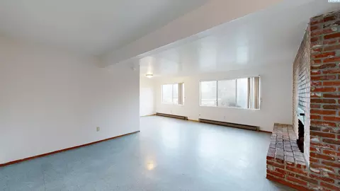 Living - 1735 NE Wheatland, Pullman, WA 99163 photo 2 of 3