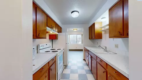 Kitchen - 1735 NE Wheatland, Pullman, WA 99163 photo 1 of 2