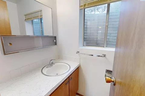 Bath - 1735 NE Wheatland, Pullman, WA 99163 photo 1 of 2