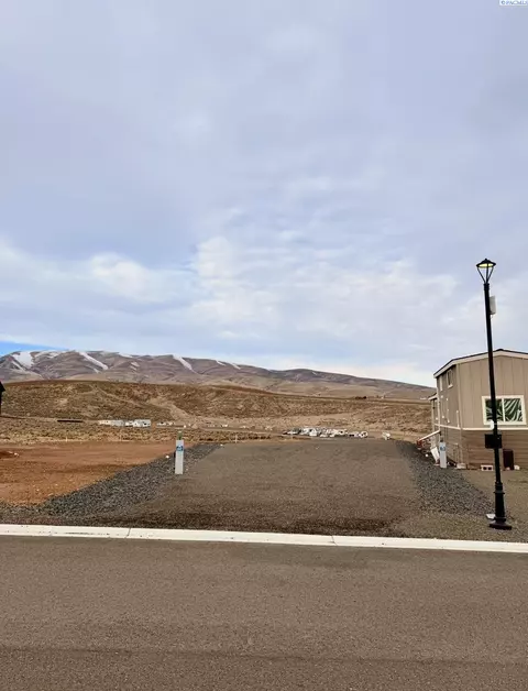 1769 Naches Wenas Rd #60, Selah, WA 98942