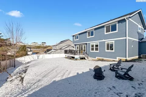 Exterior - 825 SW Iyla Ct, Pullman, WA 99163 photo 7 of 8