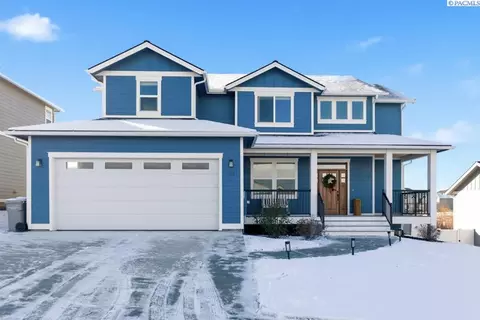 Exterior - 825 SW Iyla Ct, Pullman, WA 99163 photo 1 of 8