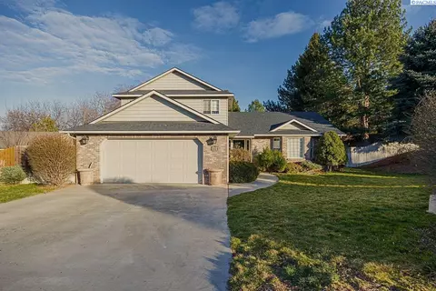 3024 Charity Ct, Kennewick, WA 99338