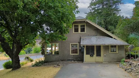 Exterior - 625 NW State St, Pullman, WA 99163 photo 2 of 2