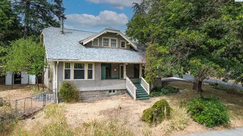 Exterior - 625 NW State St, Pullman, WA 99163 photo 1 of 2