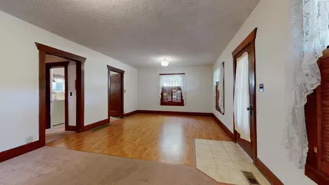 Living - 625 NW State St, Pullman, WA 99163 photo 3 of 7
