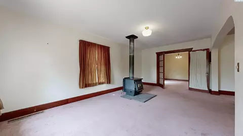 Living - 625 NW State St, Pullman, WA 99163 photo 6 of 7