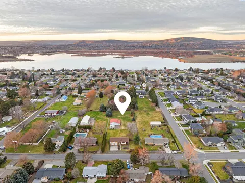 10220 Maple Dr, Pasco, WA 99301 photo 4