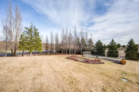 Exterior - 4469 Airport Rd, Pullman, WA 99163 photo 8 of 15