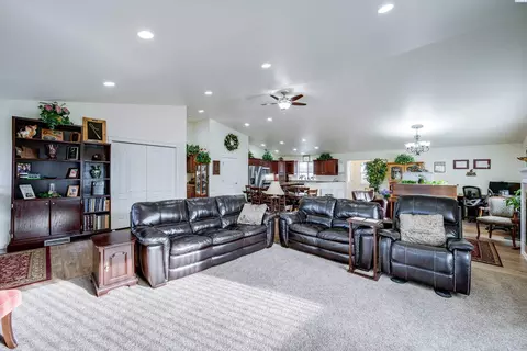 Living - 4469 Airport Rd, Pullman, WA 99163 photo 1 of 3