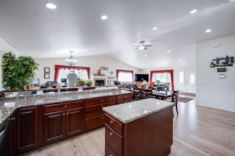 Kitchen - 4469 Airport Rd, Pullman, WA 99163 photo 3 of 4