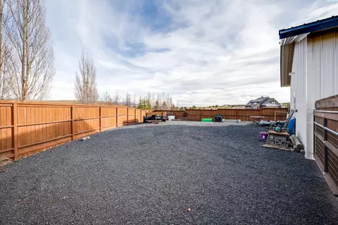 Exterior - 4469 Airport Rd, Pullman, WA 99163 photo 5 of 15