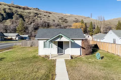 1601 N Cedar St, Colfax, WA 99111