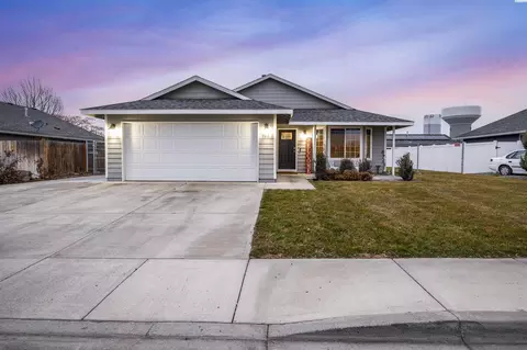 7611 Thetis Dr, Pasco, WA 99301 photo 1