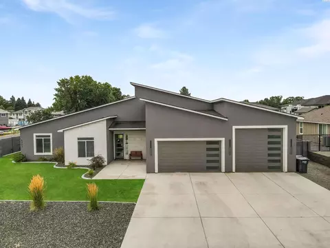 5202 W Henry Ct, Pasco, WA 99301