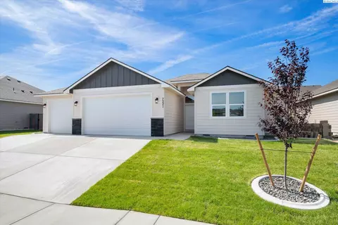7221 W 29th Pl, Kennewick, WA 99338